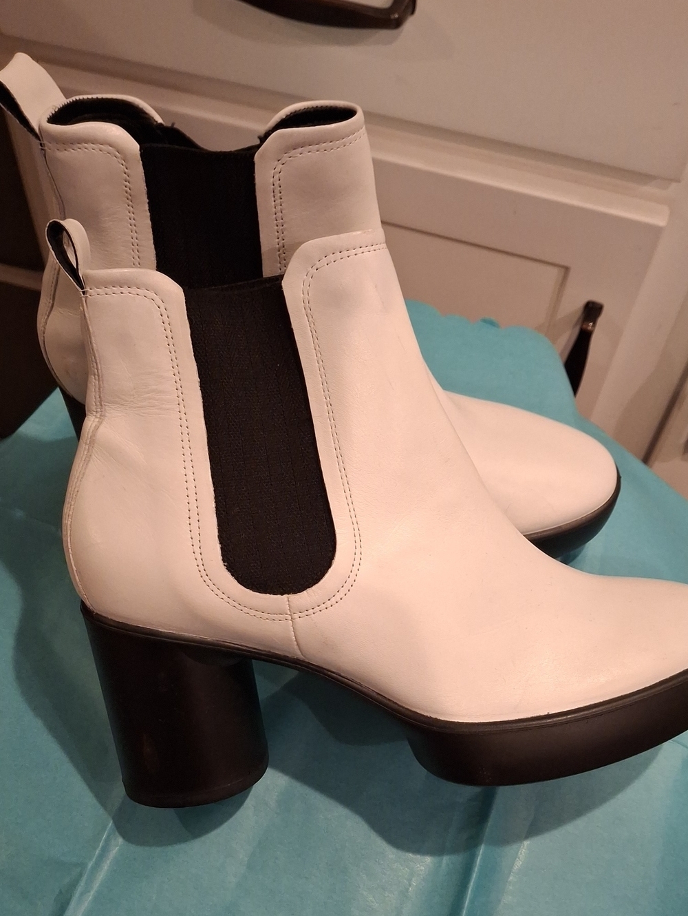 Beautiful ecco black and white boots
